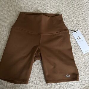 NWT Alo Yoga high-waist biker short